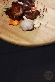 Karsti kūpināts marinēts vistas šķinķītis