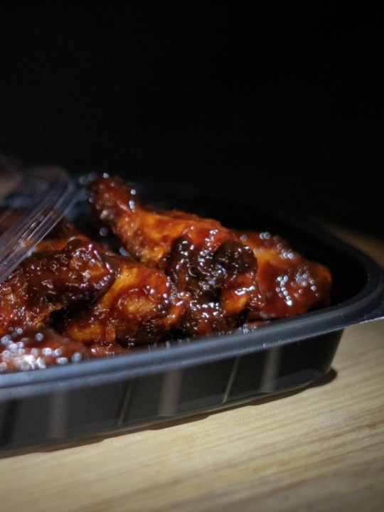 Cepti vistas spārniņi (bārbekjū mērcē)