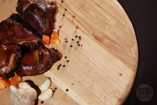 Karsti kūpināts marinēts vistas šķinķītis